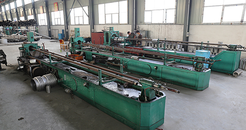 波紋<a href=http://www.familylawyerlocator.com target=_blank class=infotextkey>補償器</a>生產(chǎn)現(xiàn)場